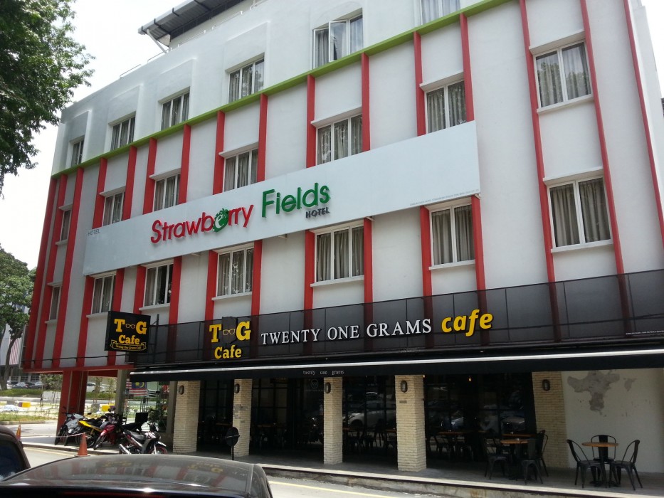 hotel strawberry fields