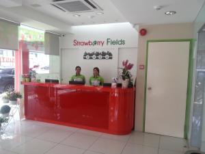 hotel strawberry fields