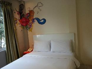 hotel strawberry fields