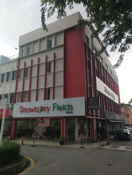 hotel strawberry fields