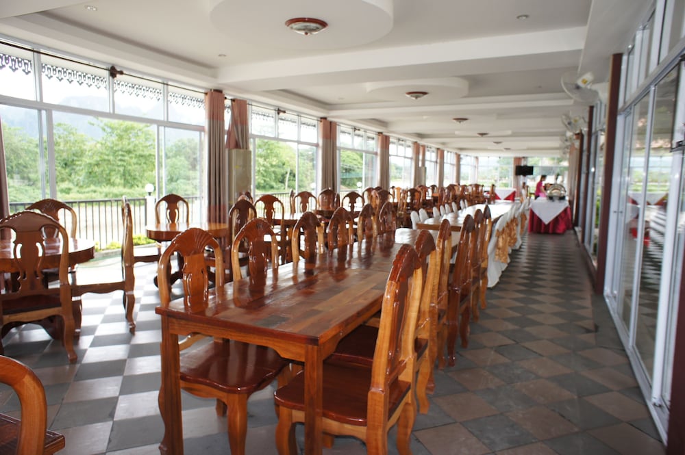 the grand riverside hotel