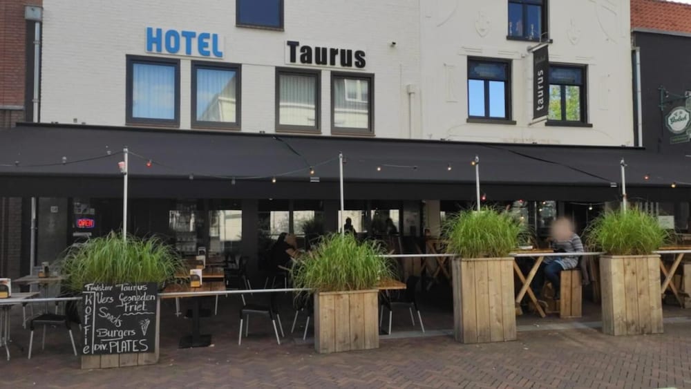 hotel taurus