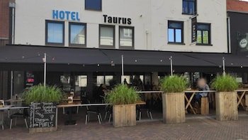 hotel taurus
