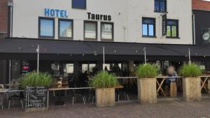 hotel taurus