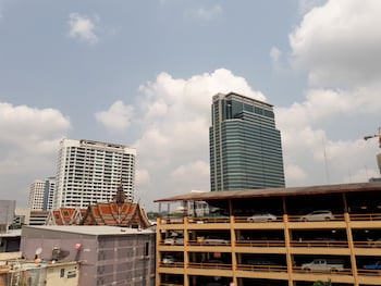 bed by city surawong patpong