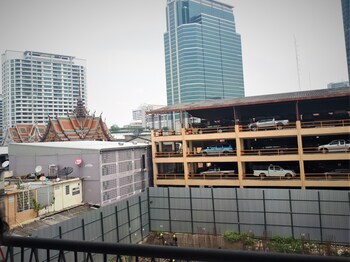 bed by city surawong patpong