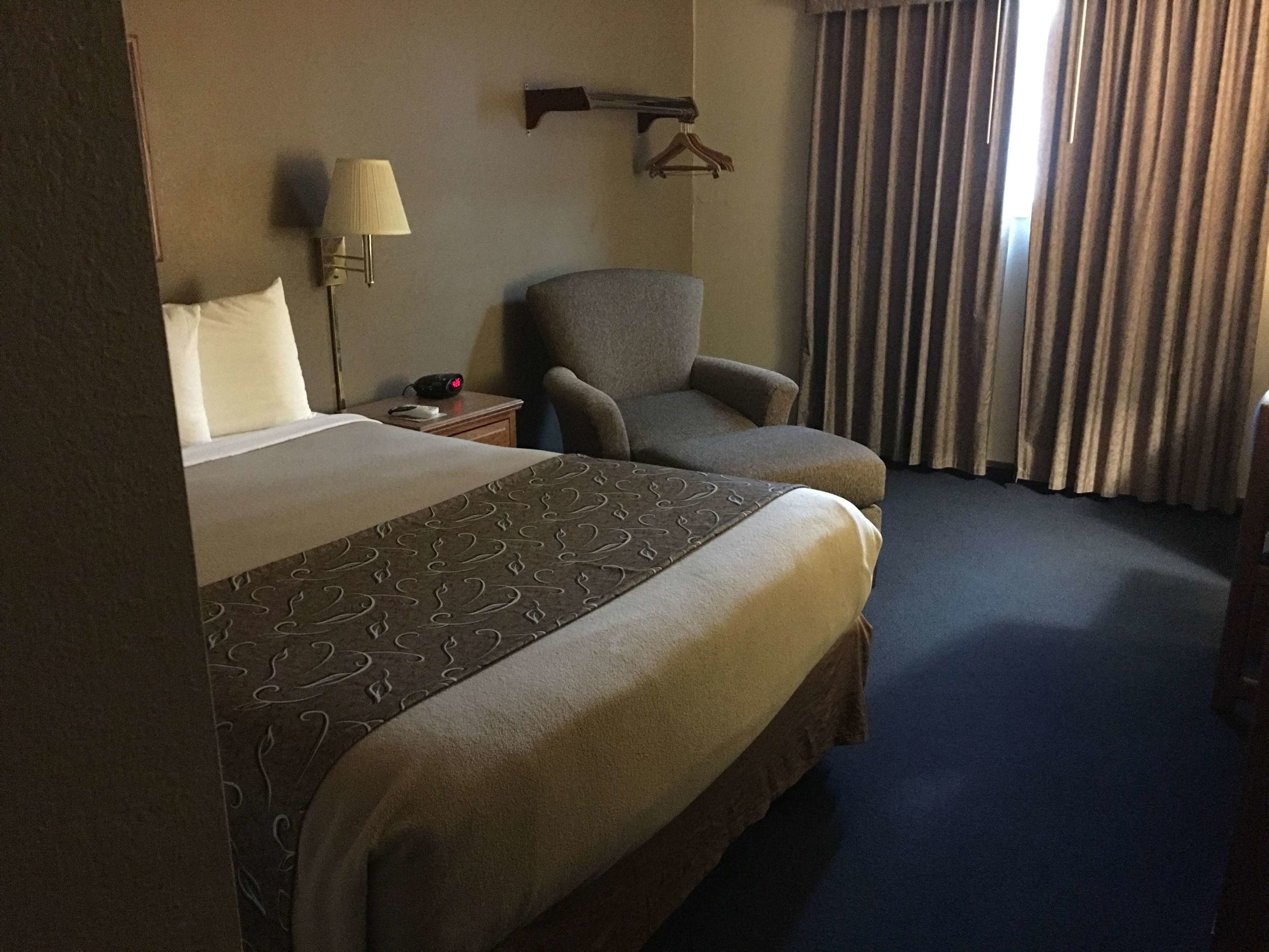 super 8 by wyndham lincoln north