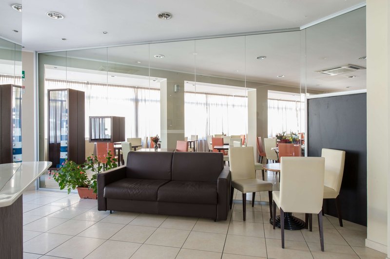 hotel la marina mhotelsgroup