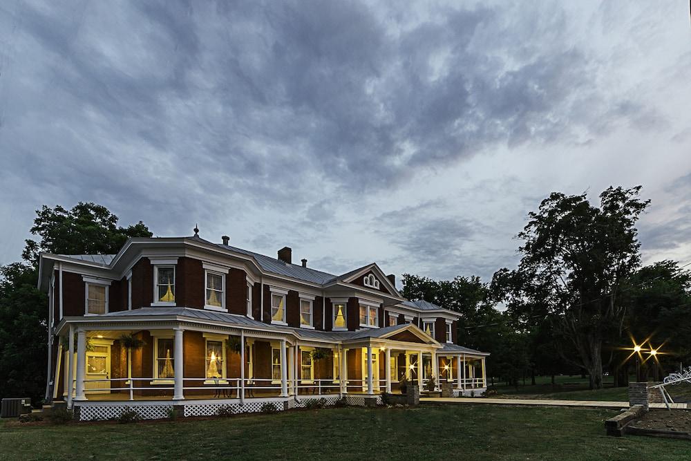 Grand Victorian Inn,Kentucky>>Bowling Green,3.5 star