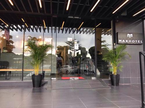 max hotel subang jaya