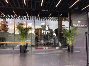 max hotel subang jaya
