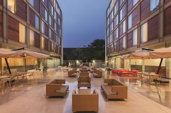 doubletree by hilton milan