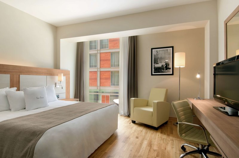 doubletree by hilton milan