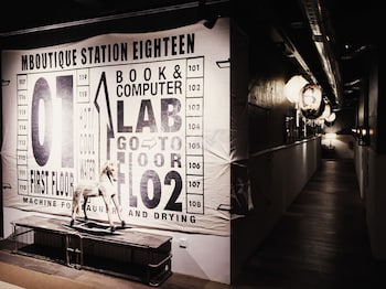 m boutique station 18