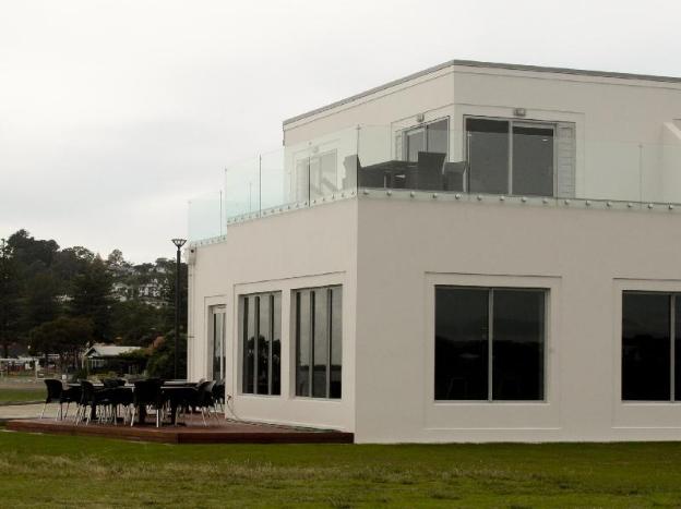 east pier hotel