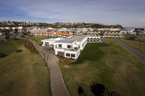 east pier hotel
