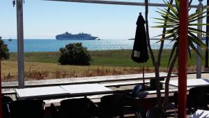 east pier hotel