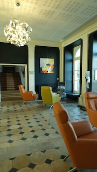 Château De Briançon,In Baune,3 star