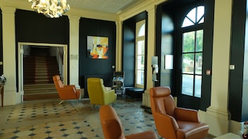 Château De Briançon,In Baune,3 star