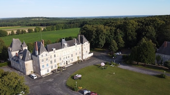 Château De Briançon,In Baune,3 star