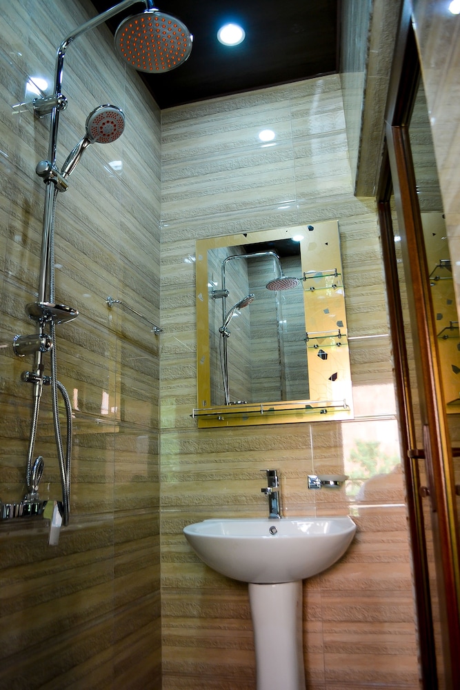 elysium gallery hotel