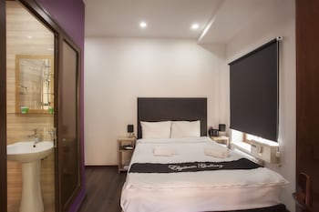 elysium gallery hotel