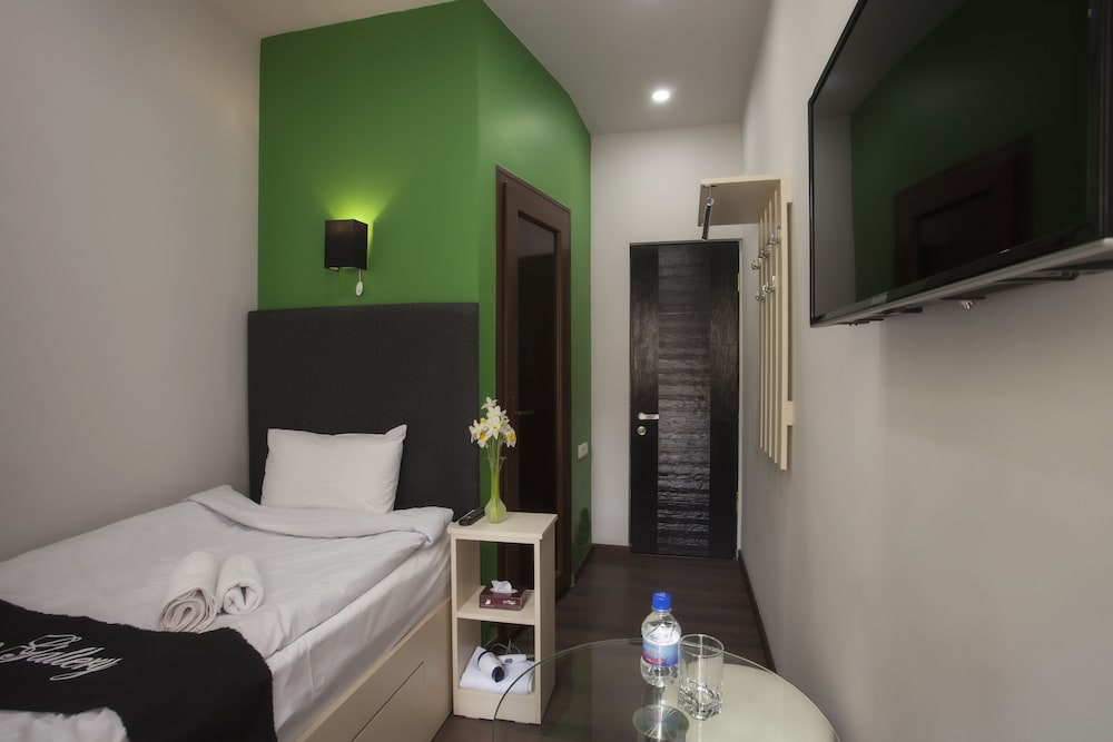 elysium gallery hotel