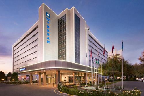 Wyndham Tashkent,Romanov Palace>>Tashkent,4 star