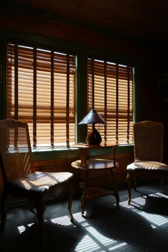 shaver lake village hotel