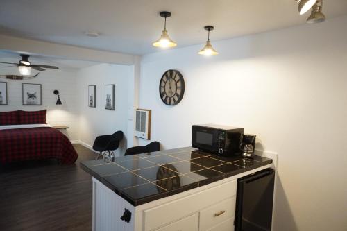 shaver lake village hotel