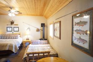 shaver lake village hotel