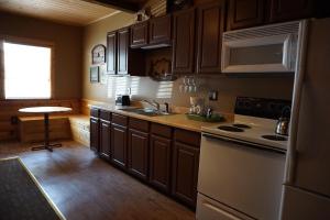 shaver lake village hotel