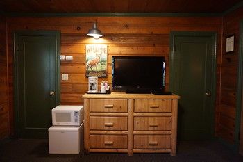 shaver lake village hotel