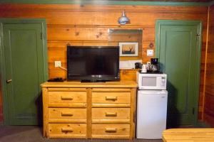 shaver lake village hotel