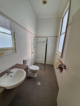 empire hotel goulburn