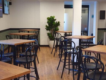 empire hotel goulburn