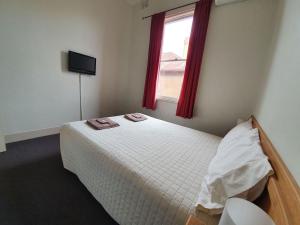empire hotel goulburn