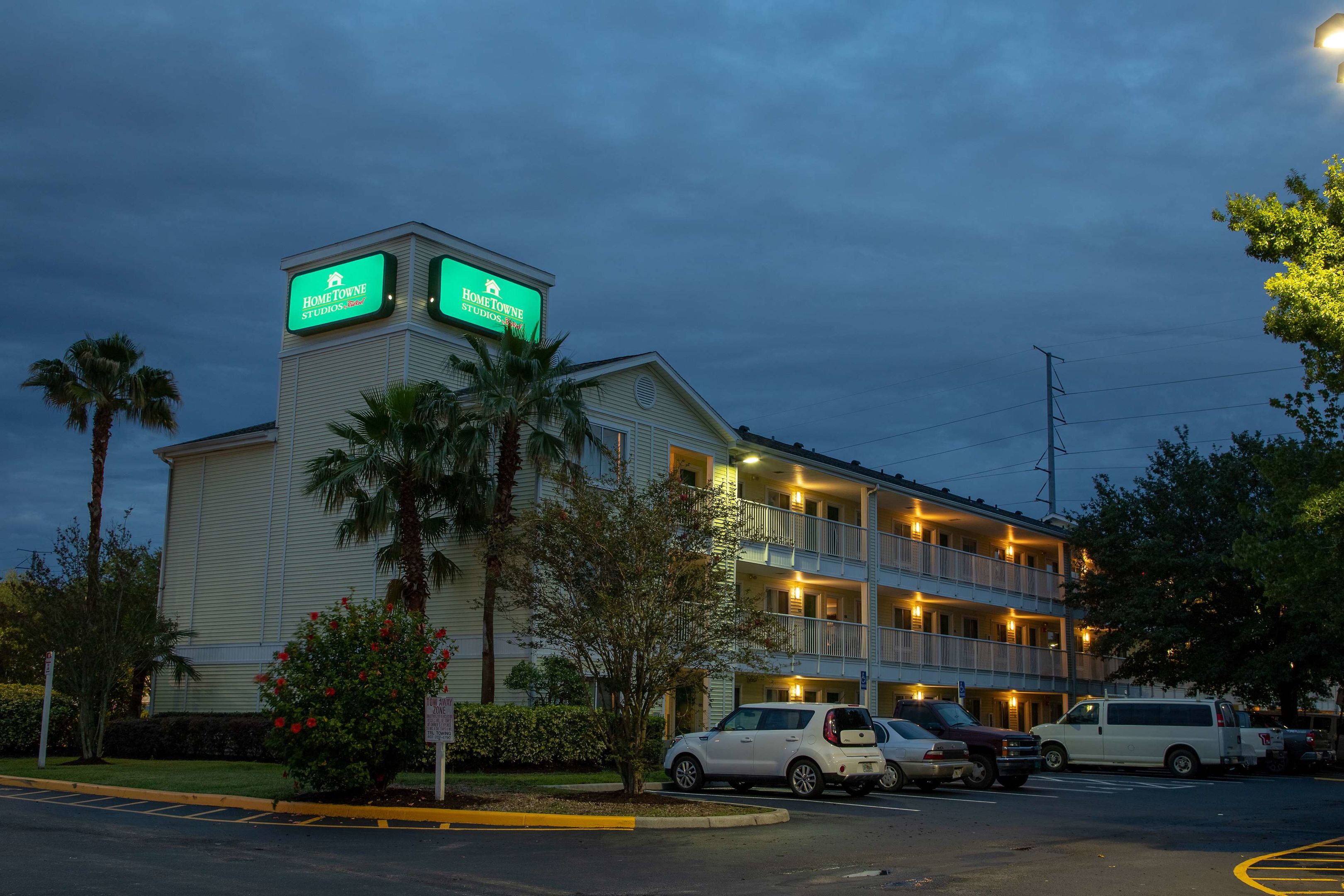 hometowne studios by red roof orlando ucf area