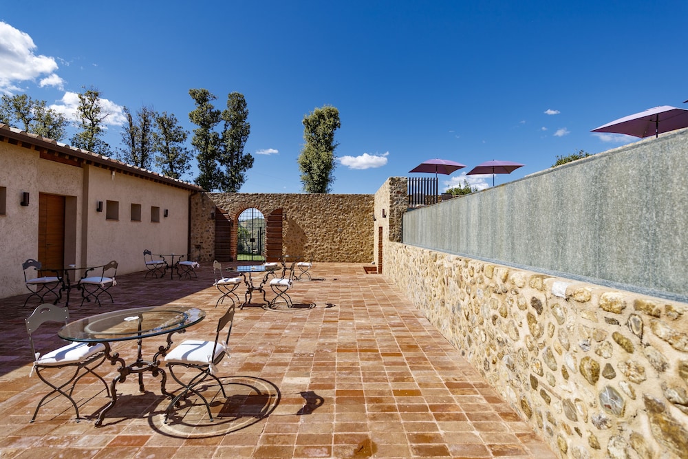 pecora vecchia collemassari hospitality