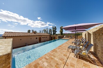 pecora vecchia collemassari hospitality