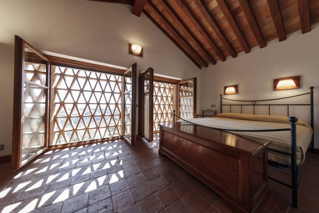 pecora vecchia collemassari hospitality