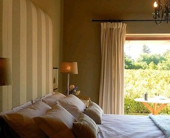 the vineyard country house