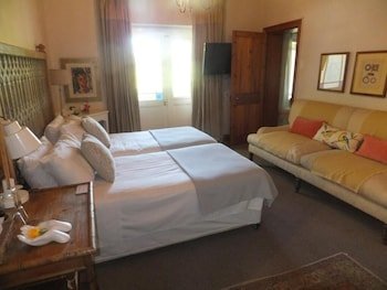 the vineyard country house