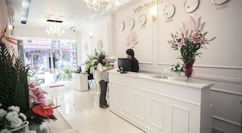 wild lotus hotel hang be