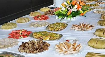 wild lotus hotel hang be