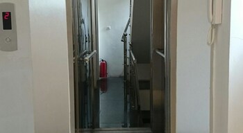 wild lotus hotel hang be