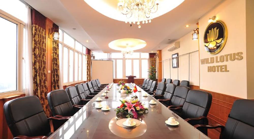 wild lotus hotel hang be