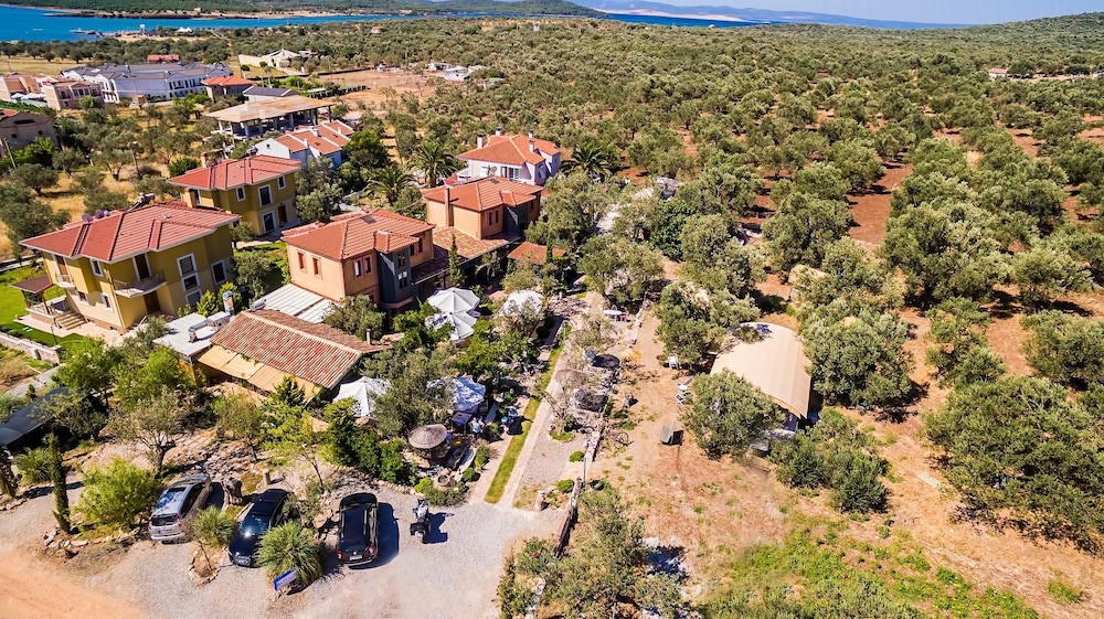 cunda battalos kucuk hotel