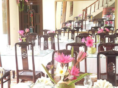 anna tham hotel view