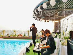 holiday one hotel